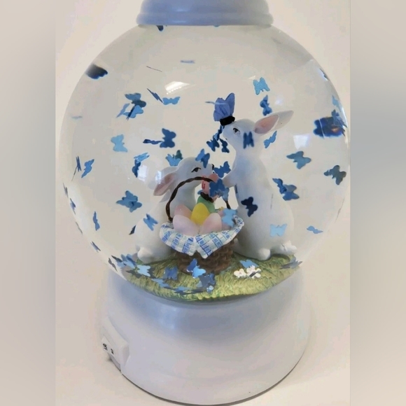 Bath & Body Works Easter Water Globe Light Up Candle Holder 2021 NEW - Picture 3 of 5